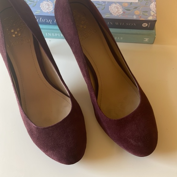 Vince Camuto Maroon Suede Heels Size 9 - Picture 8 of 10